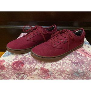 Vans | NWOT | Maroon Lace Up Sneaker with Gum Sole